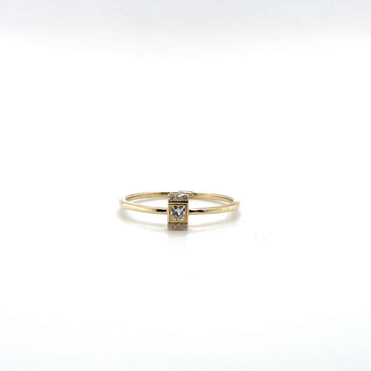 .11ctw Diamond Princess Cut 14kt Yellow Gold Ring