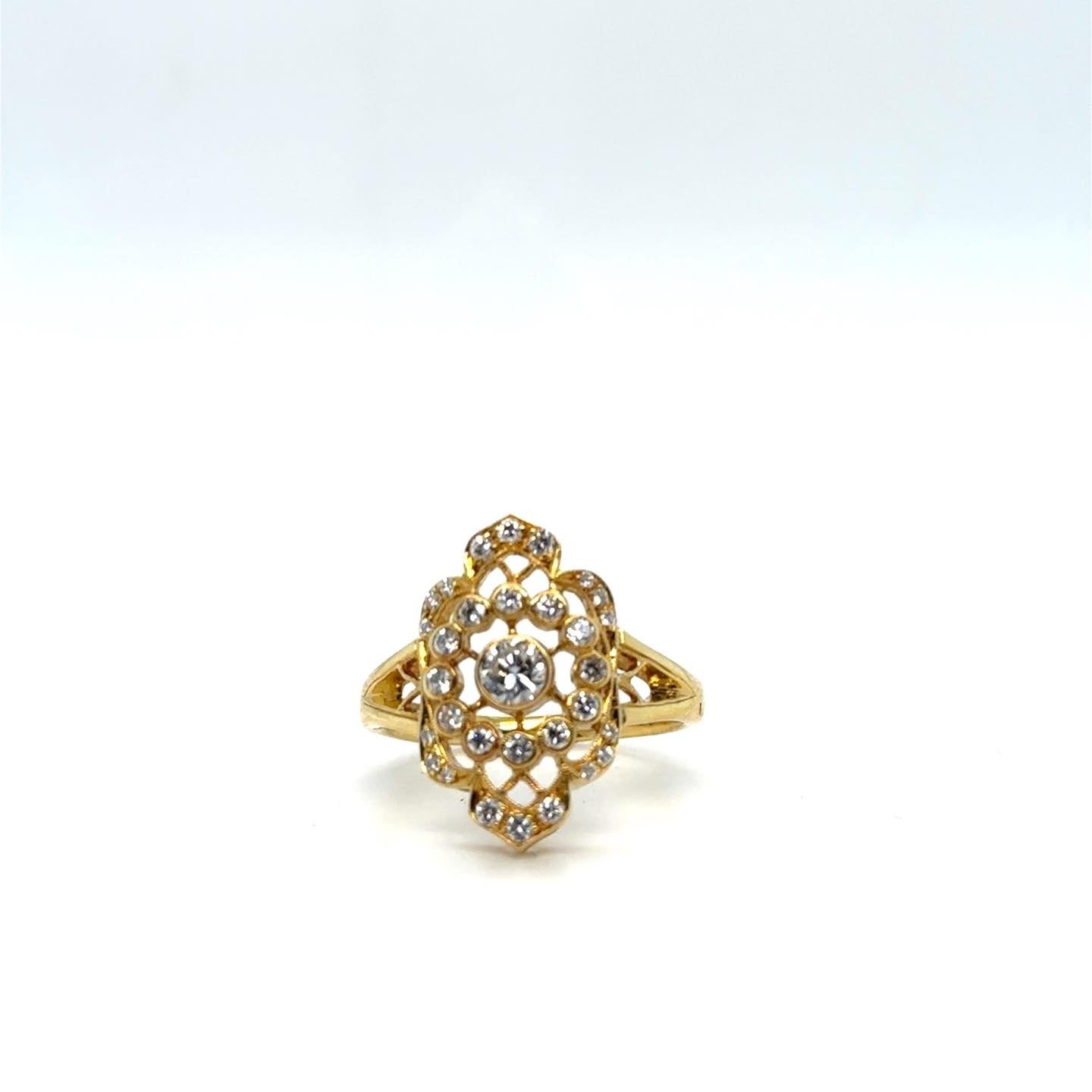 .53ctw Diamond on the sides with a .20ct Center Diamond 18kt Yellow Gold Ring