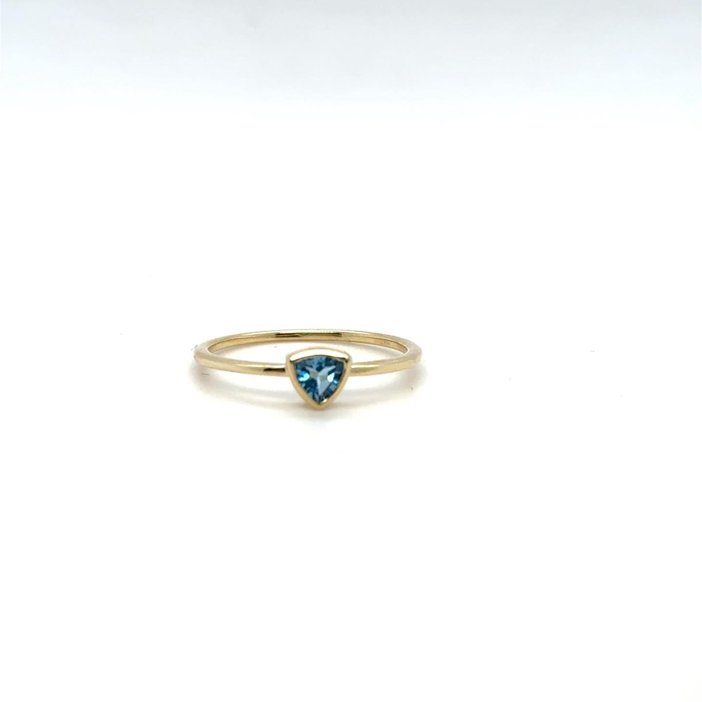 Blue Topaz 10kt Yellow Gold Ring