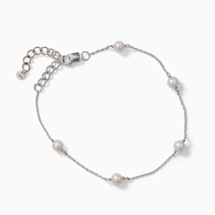 Southern Gates Contemporary Ariel Pearl Station Bracelet
