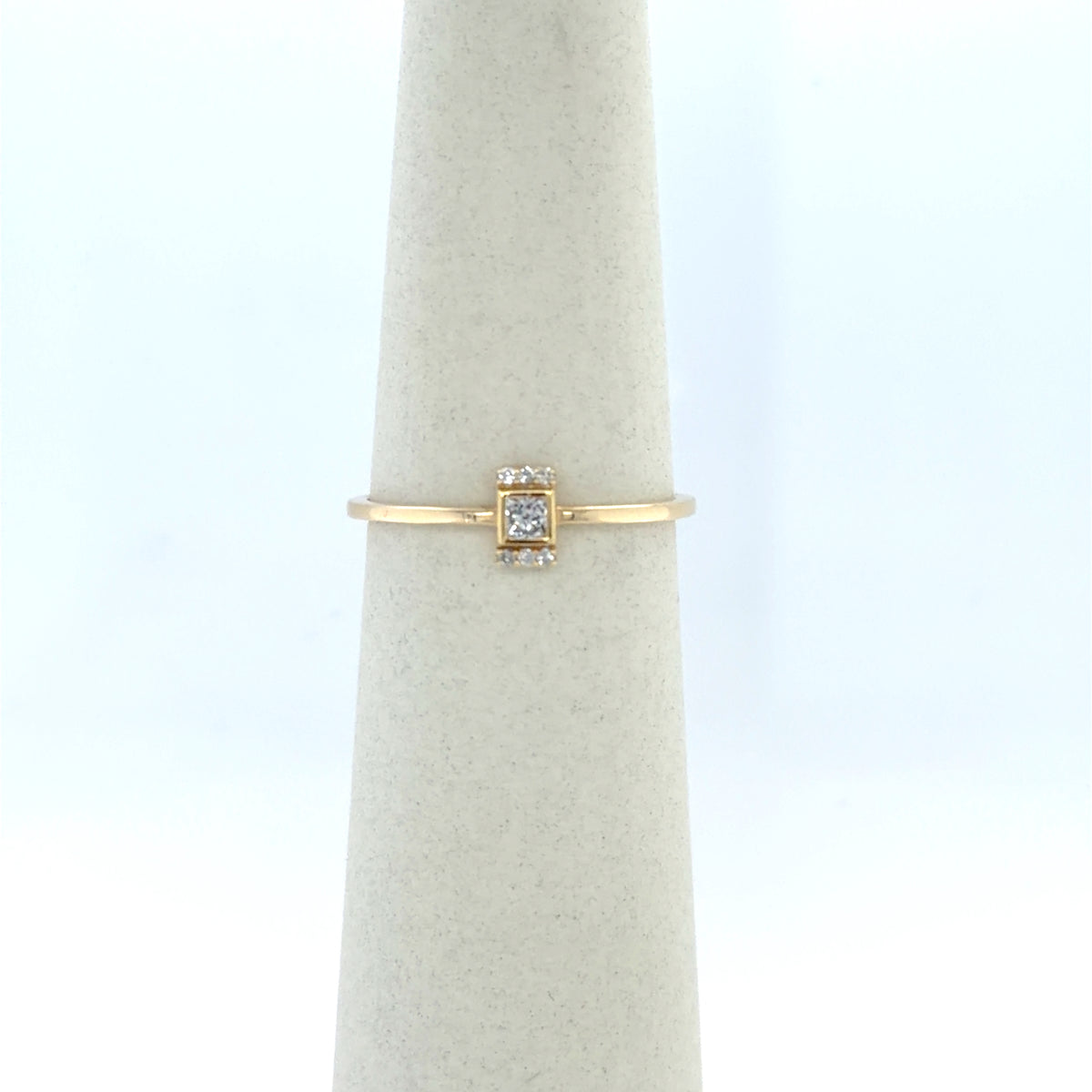 0.11 CTW Diamond Cluster Ring in 14K Yellow Gold