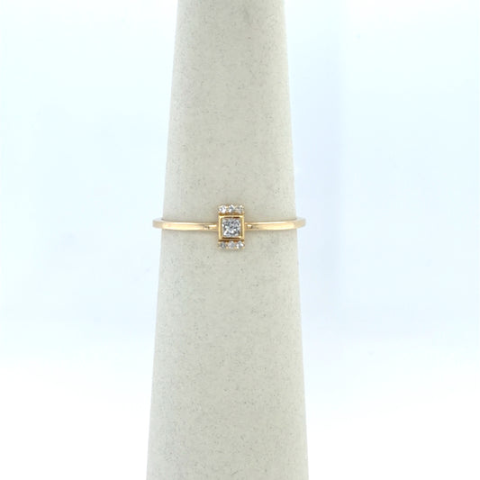 0.11 CTW Diamond Cluster Ring in 14K Yellow Gold