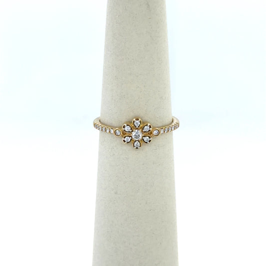 0.2 CTW Floral Diamond Cluster Ring in 10K Yellow Gold