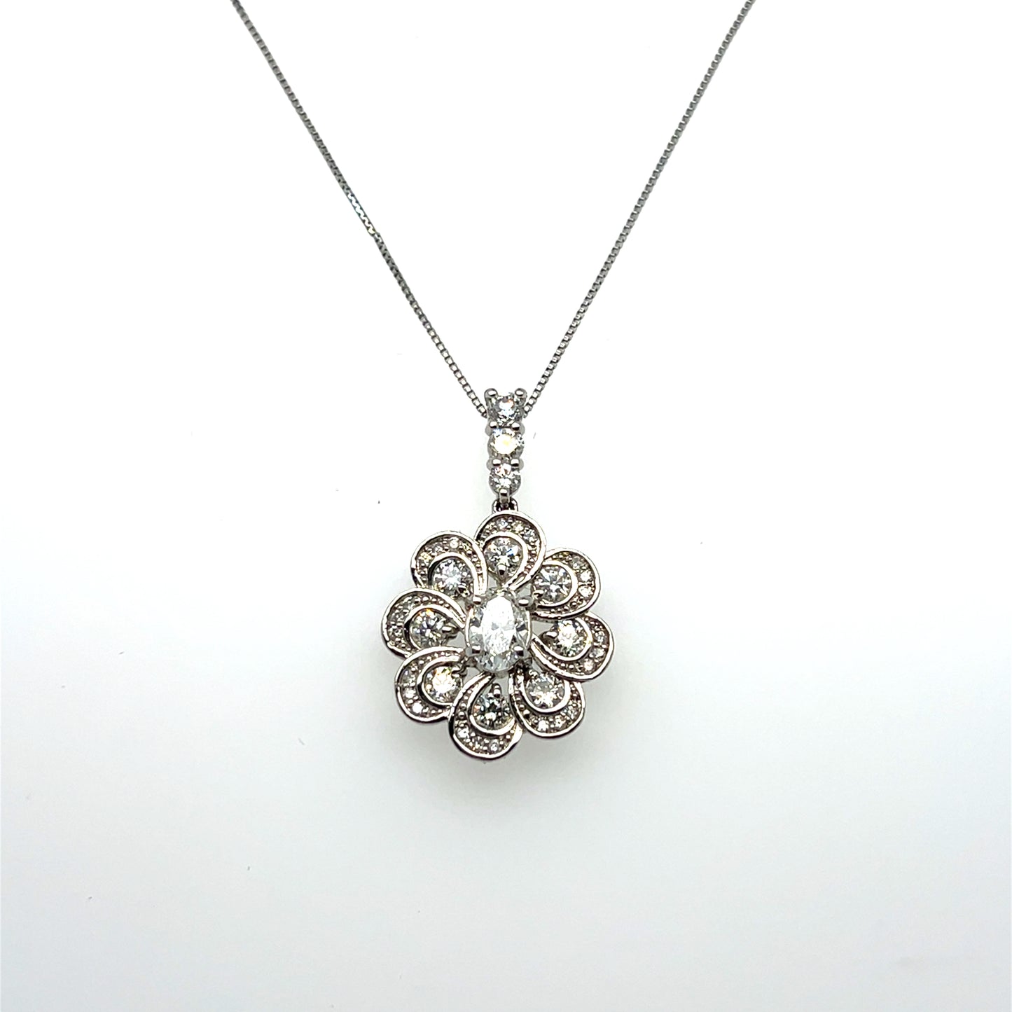 1.27CTW Diamond Pendant with 0.38CT Center in Platinum