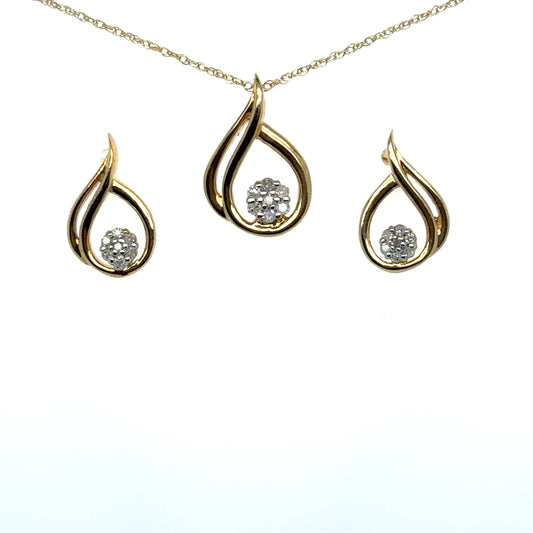 1/10 ctw 10kt Yellow Gold Pendant and Earrings Set