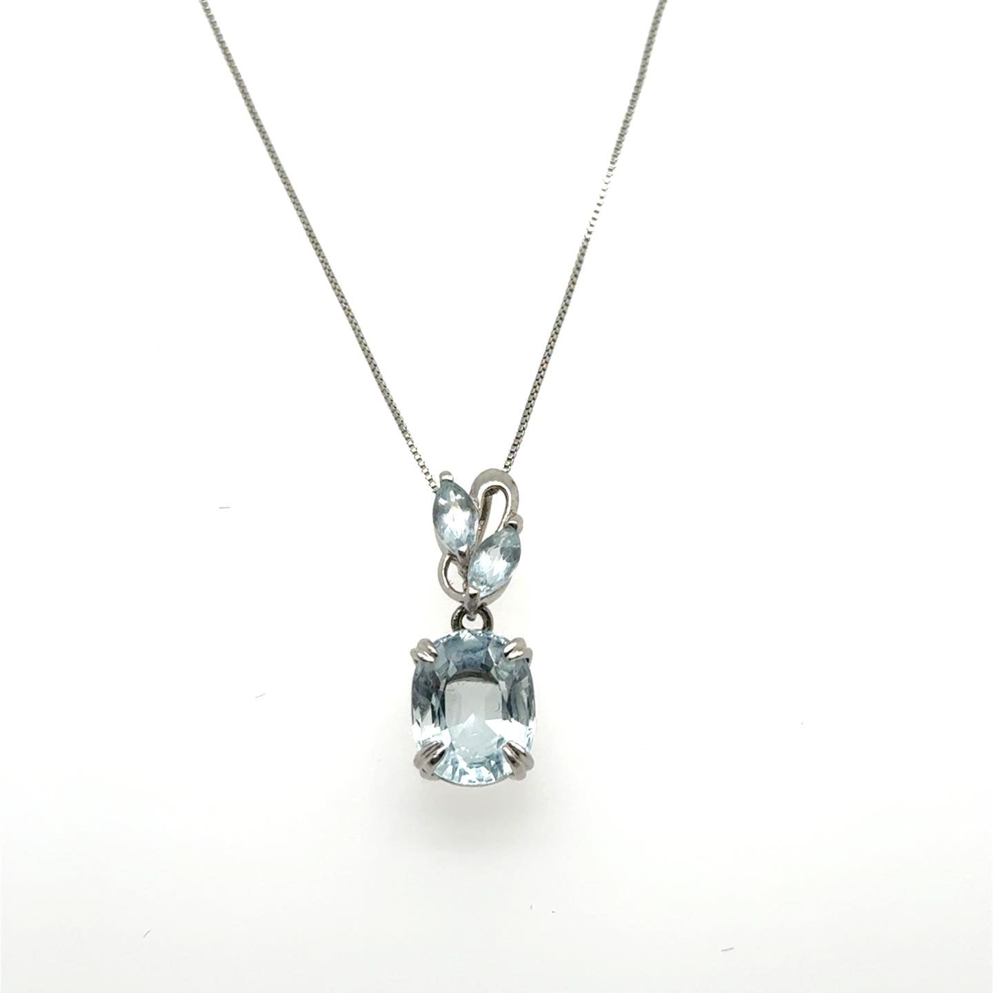 2.41ct Aqua Marine Platinum Pendant with Chain