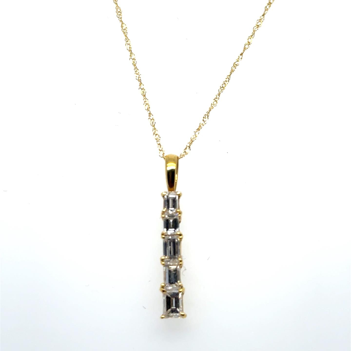1ctw Diamond 18kt Yellow Gold Pendant with Chain