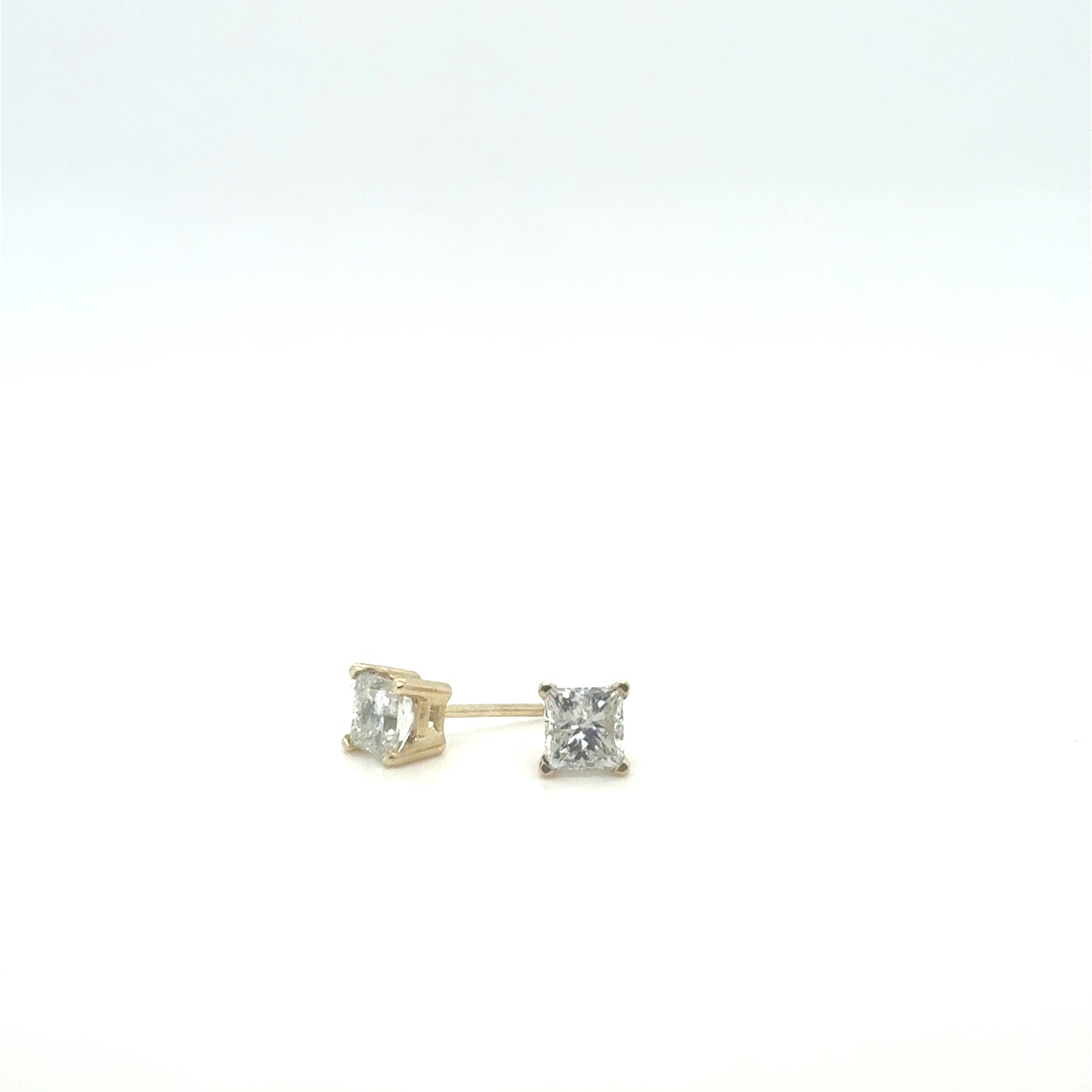 Princess Cut 1ctw Earring set in 14kt Yellow Gold